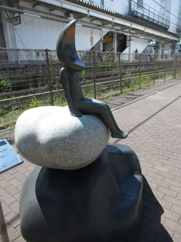 Luna@牛浜駅