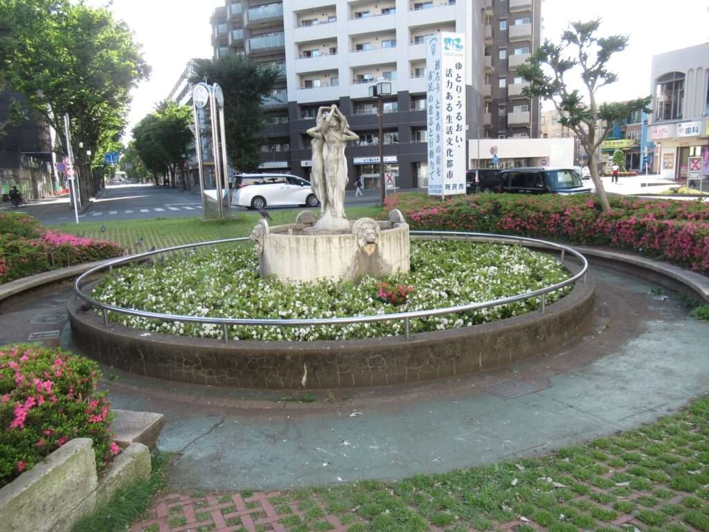 女神噴水像@新所沢駅