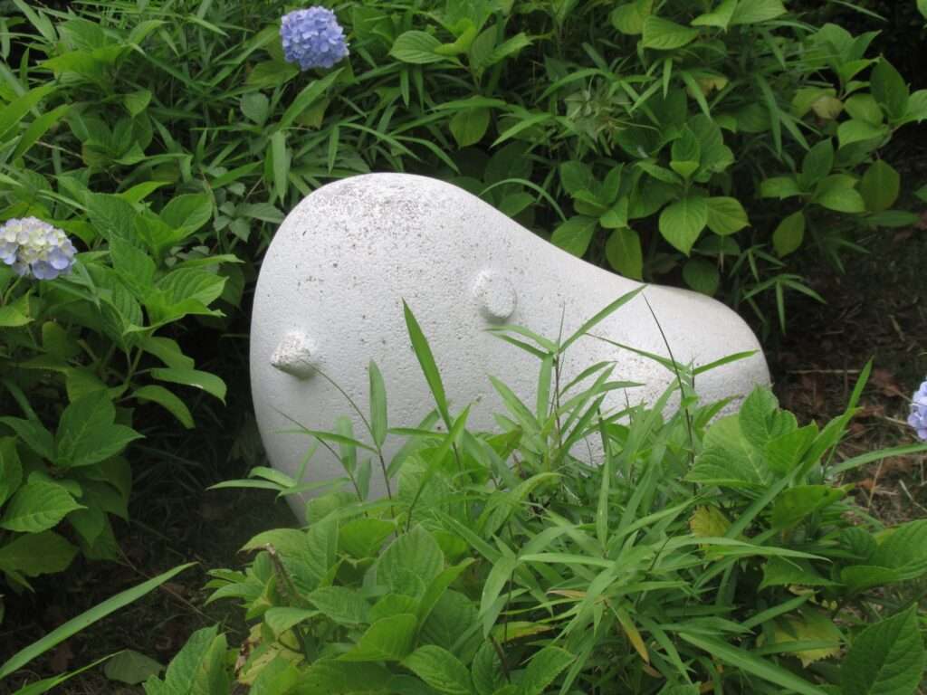 白い鳥の像@津田沼公園