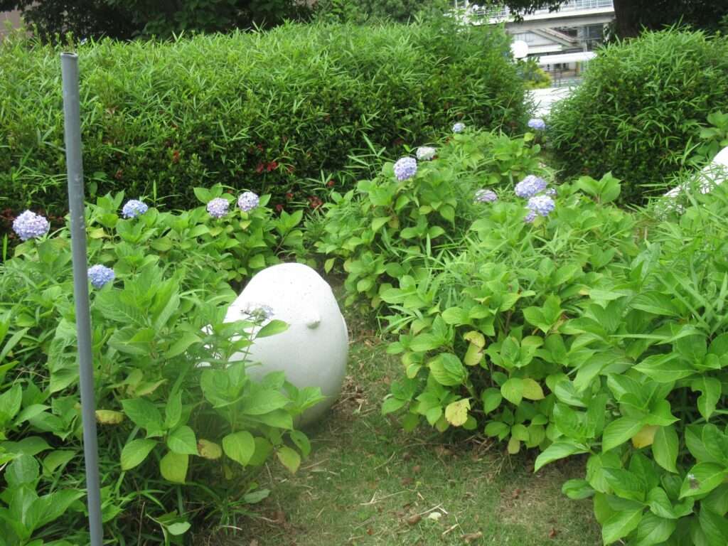 白い鳥の像@津田沼公園