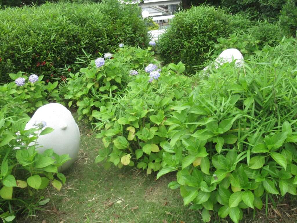 白い鳥の像@津田沼公園