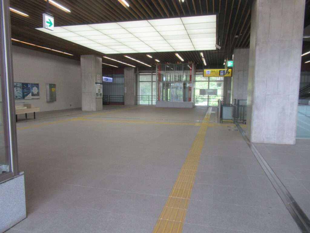 成田湯川駅(京成電鉄)