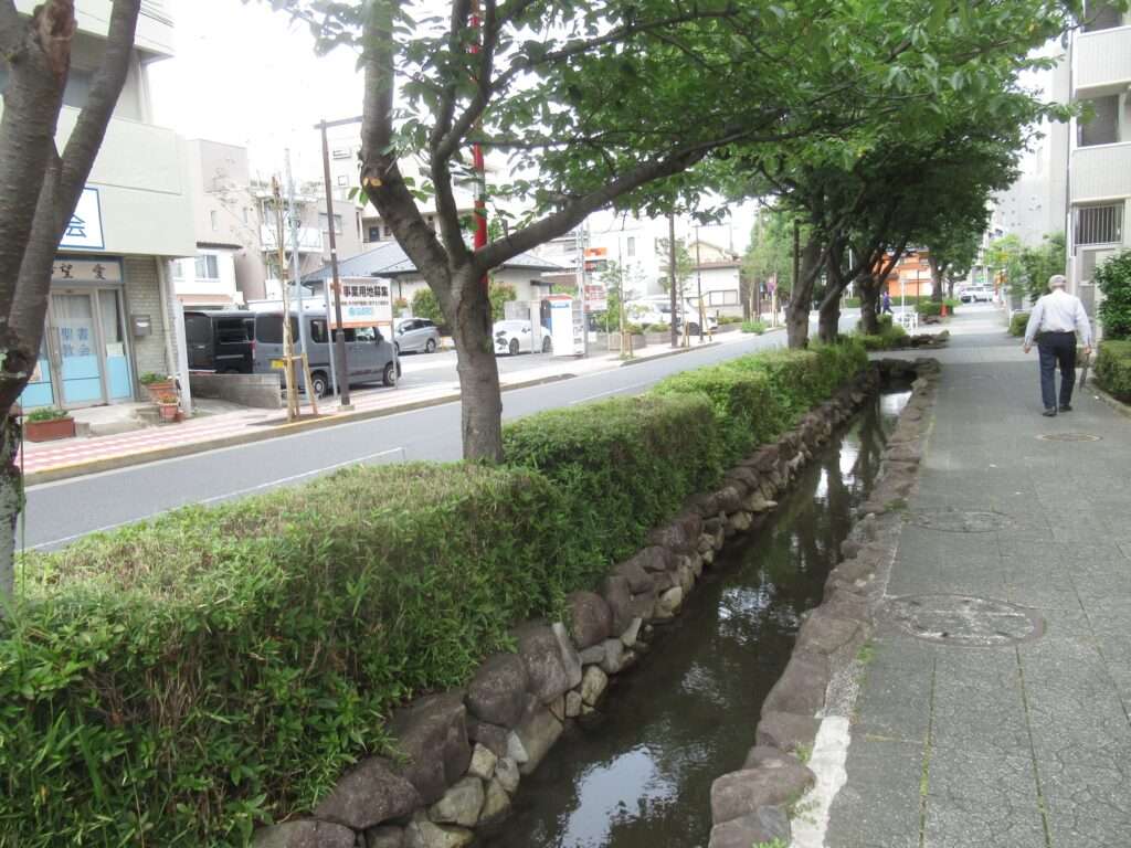 道標・鳩@葛西親水四季の道