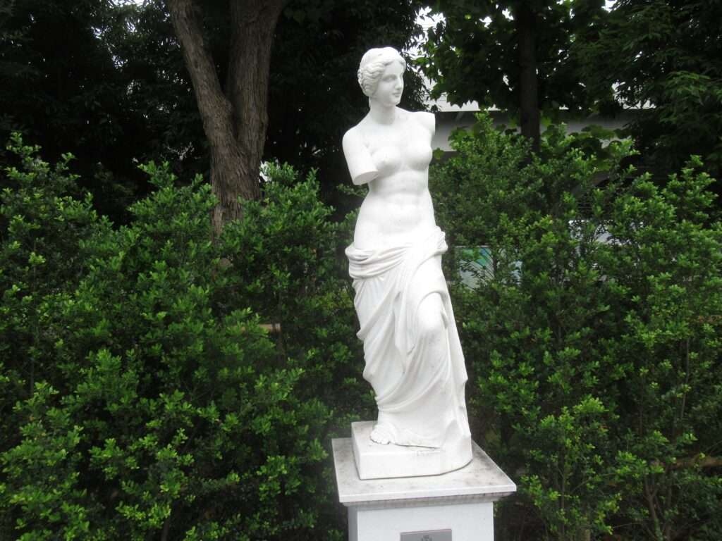 ミロのヴィーナス@イタリア公園