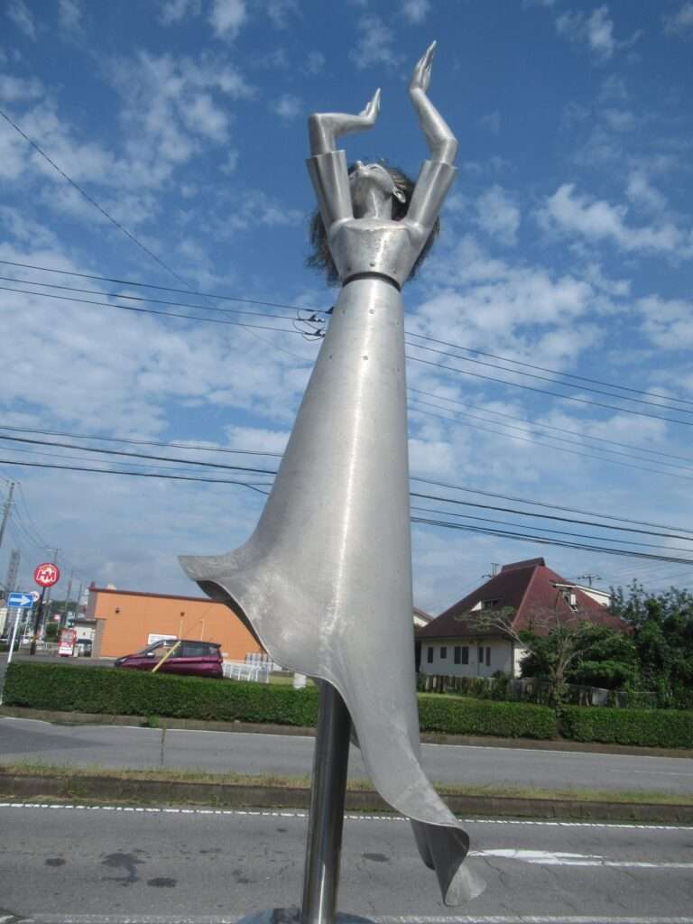 DANCING LADY@佐倉彫刻通り