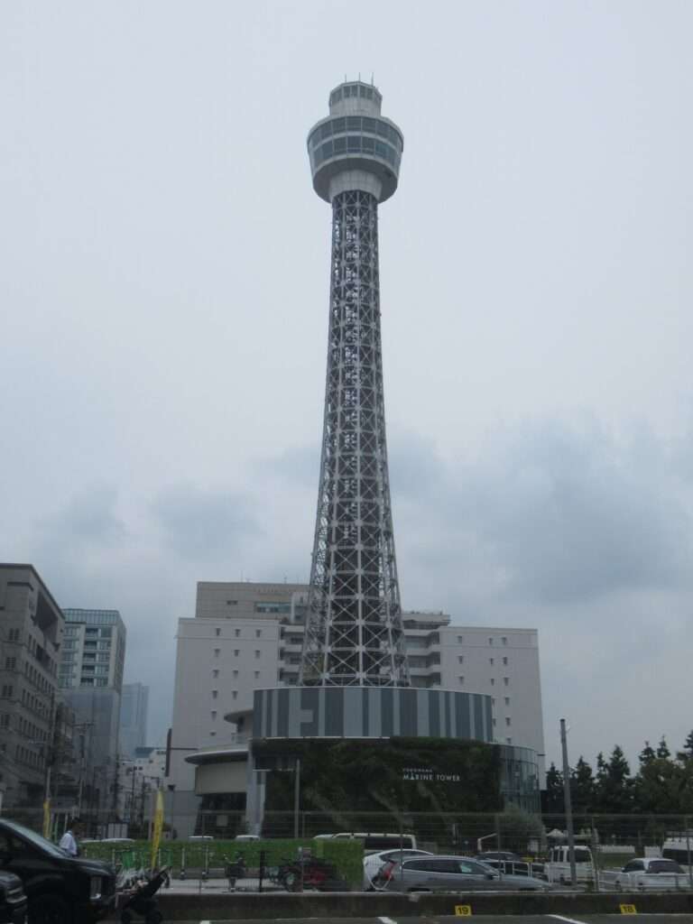横浜マリンタワー(横浜市)