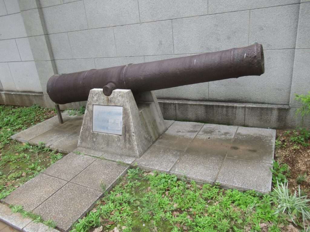 旧居留地90番地の大砲(横浜市)