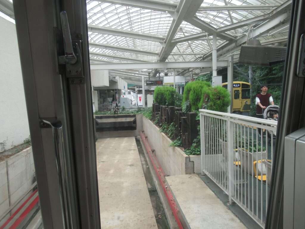 山口線多摩湖駅(西武鉄道)