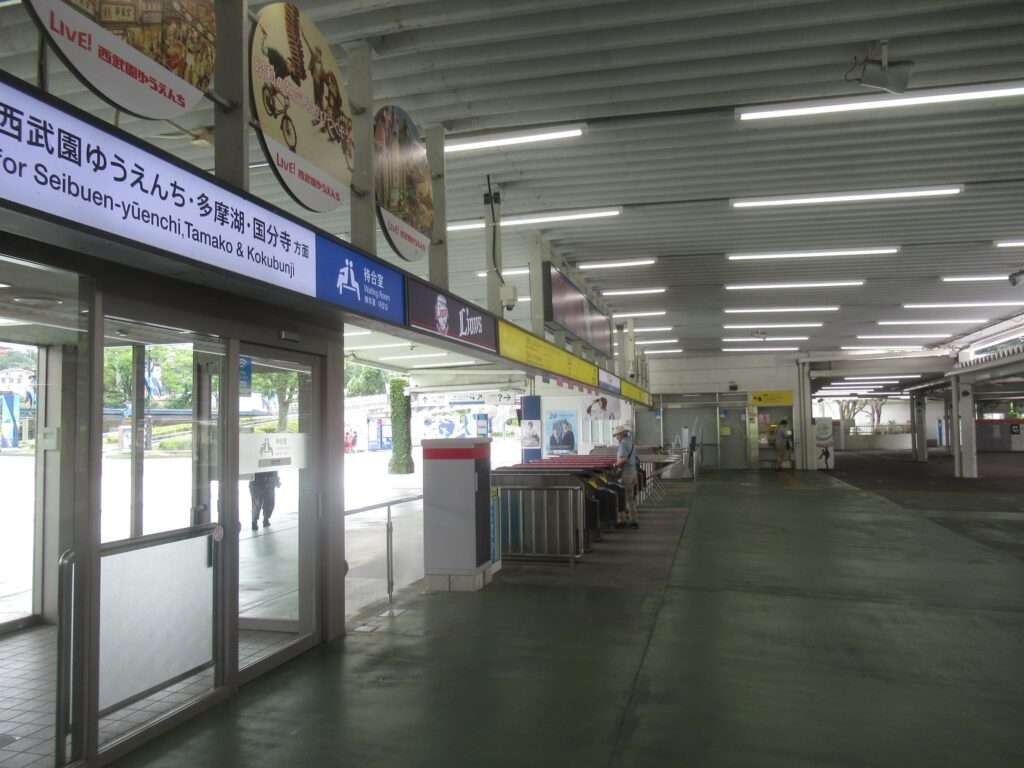 Series7000@西武球場前駅