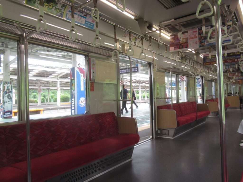 Series7000@西武球場前駅