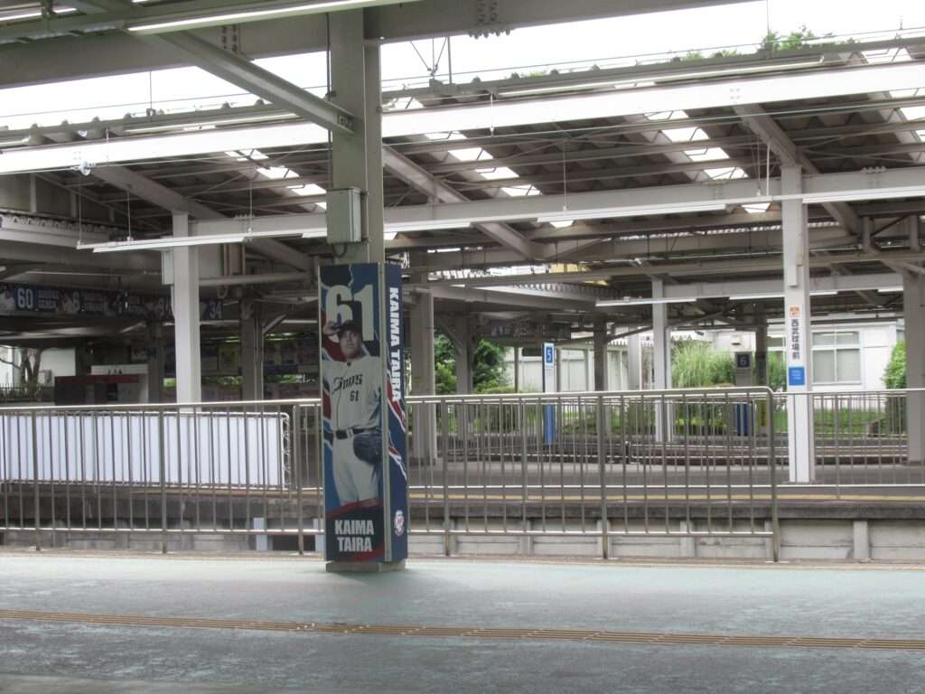 Series7000@西武球場前駅