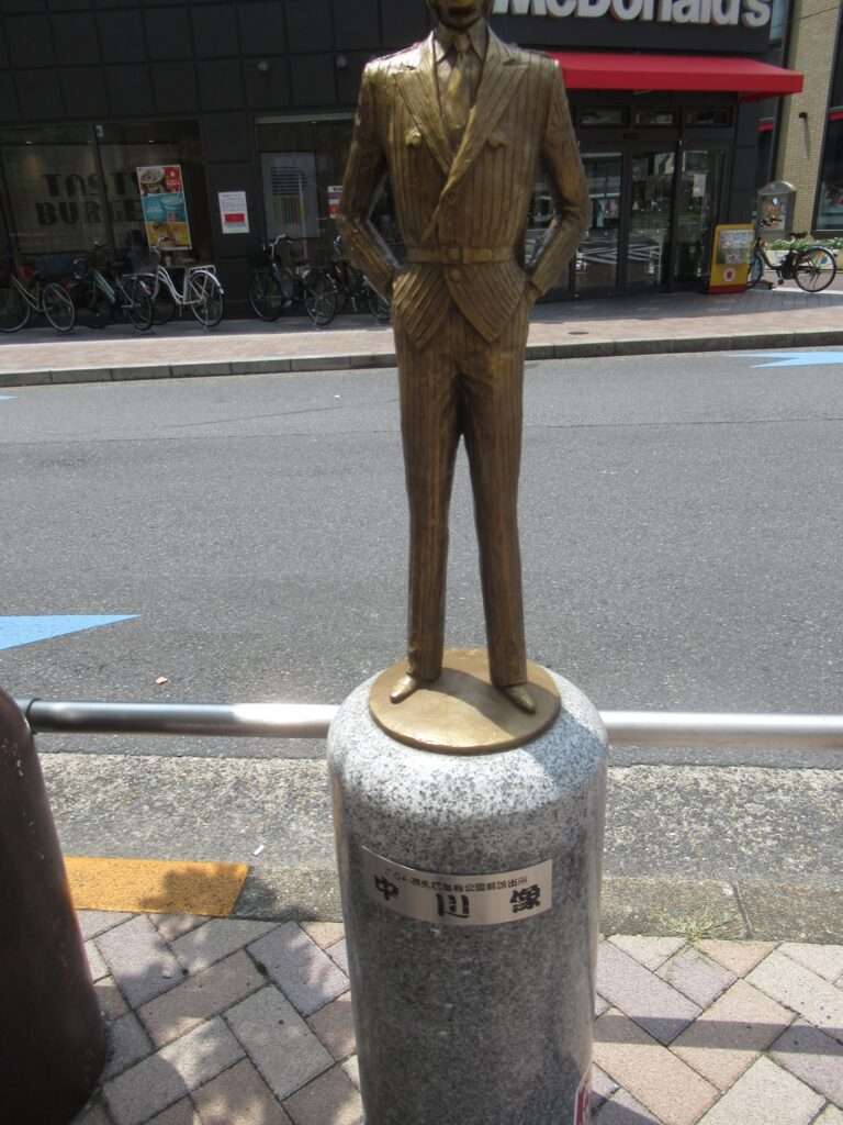 中川像@亀有駅