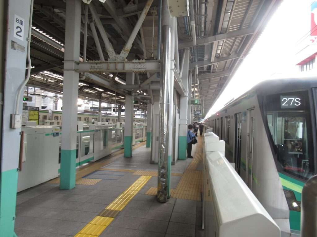 綾瀬駅(東京メトロ・JR東日本)