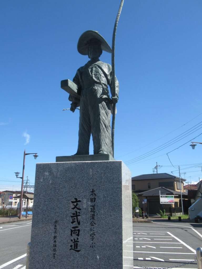 太田道灌像@越生駅