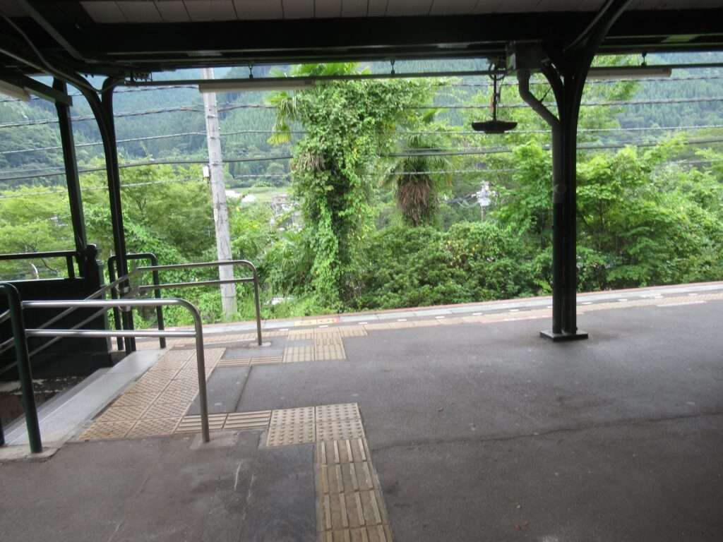 御嶽駅(JR東日本)