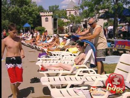 Blind Man At Water Park Prank