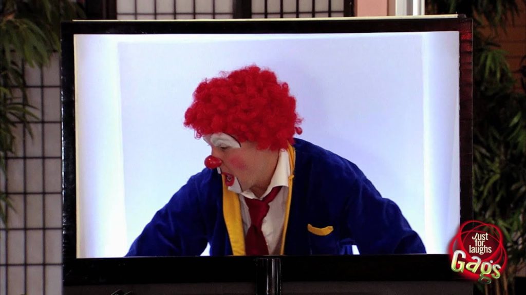 Scary Clown in a Real 3D TV Prank